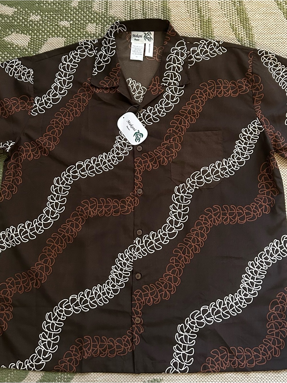 MAKANI Men's Brown Button-Down Aloha Shirt with White & Brown Floral Print NWT